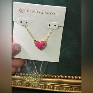 Kendra Scott Fuchsia Pink Gold Heart Necklace